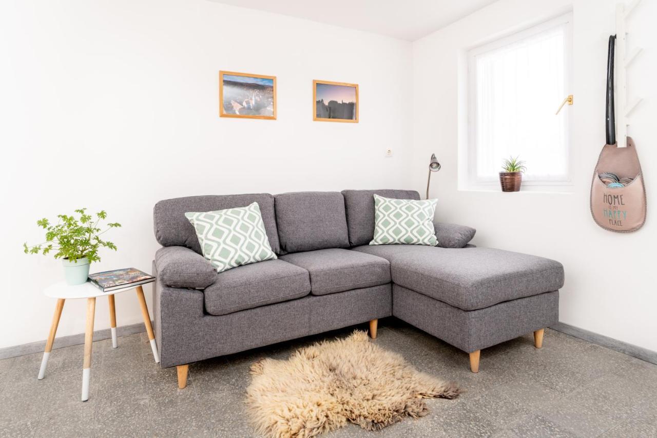 Menta Porta Apartment Zengovarkony Luaran gambar
